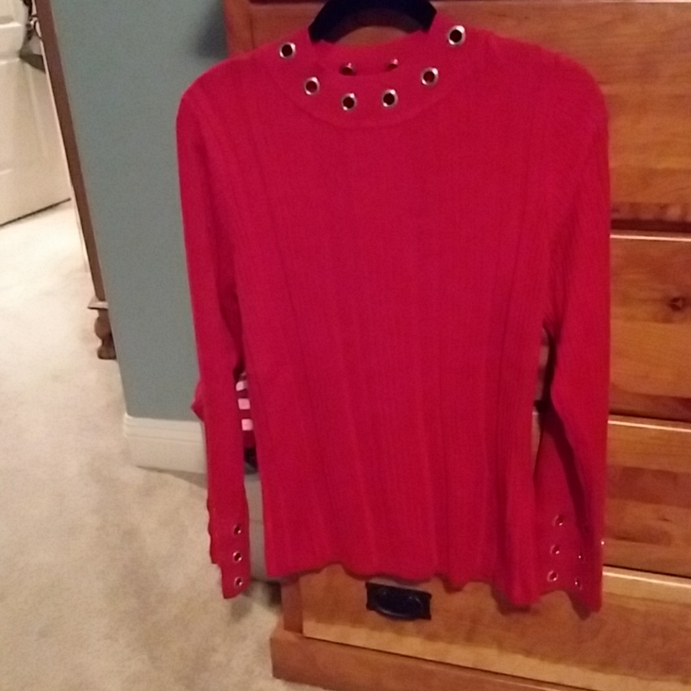 Sweater - Picture 4 of 4